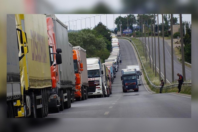 Azerbaycan, Türkmenistan, Yunanistan, Bulgaristan, Romanya da Avrupa Adalet Divanı'nın kararına rağmen sadece Türk tırlarından para alıyor.