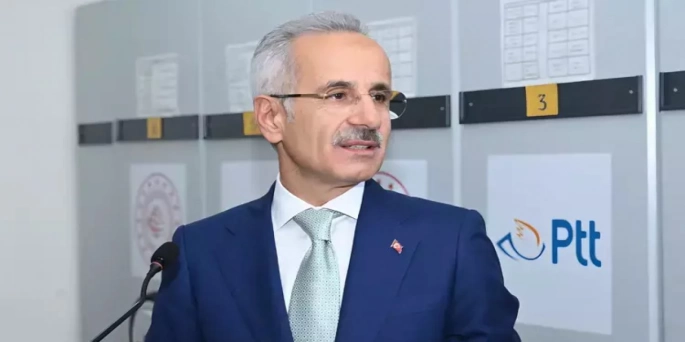 Bakan Uraloğlu, PTT’nin yenilikçi projeleriyle hizmet kalitesini artırmaya devam ettiğini açıkladı.