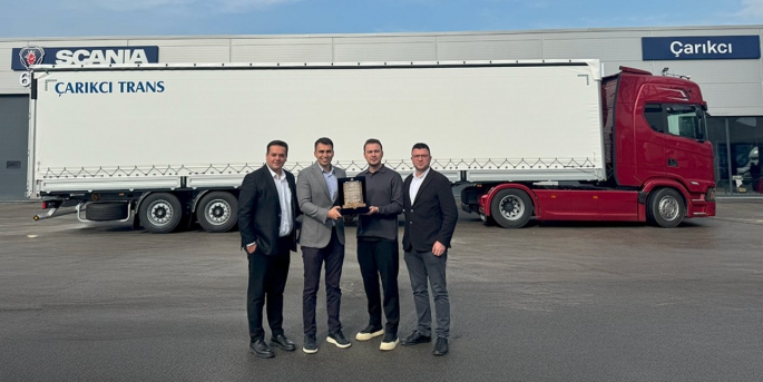 Çarıkcı Trans, 6 adet Curtain Mega Dropside Master Wielton treyleri, tesislerinde düzenlenen törenle teslim aldı.