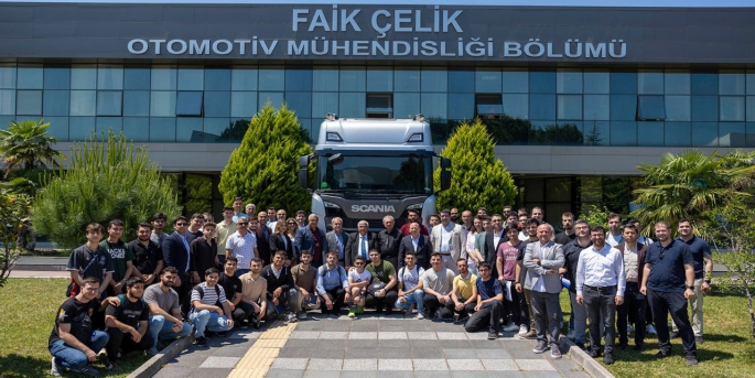 Doğuş Otomotiv Drive ekibi ve Scania marka yöneticileri Bursa Uludağ Üniversitesi'nde etkinlik düzenledi.