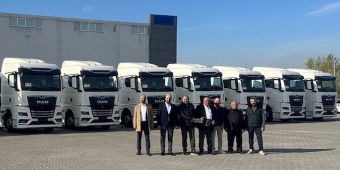 Firma, yeni araç yatırımı kapsamında filosuna 50 adet MAN TGX 18.520 BL SA çekici kattı.