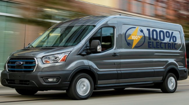 Ford, Transit’in ilk tam elektrikli versiyonunun, Ford Otosan Gölcük Fabrikası’nda üretileceğini duyurdu.