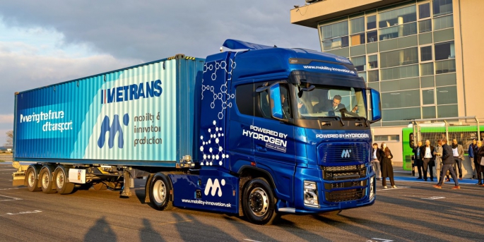 Ford Trucks, hidrojen yakıt hücresiyle çalışan ilk kamyonunu tanıttı.