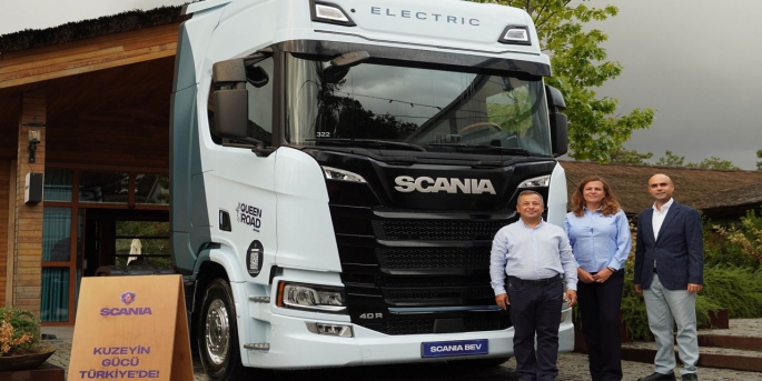 İsveç' ten tamamen elektrikli Scania 40R ile yola çıkan kadın sürücüler 3 bin 300 kilometrelik yolculuk sonunda Türkiye’ye ulaştı.