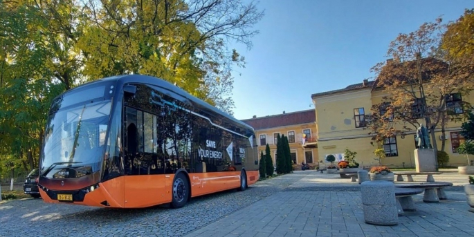 Karsan, 10, 12 ve 18 metre boyutlarındaki %100 elektrikli yeni şehir içi otobüsü e-ATA ile Avrupa’da roadshow etkinlikleri düzenlemeye başladı.