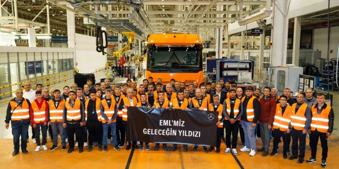 Mercedes-Benz Türk, Cumhuriyet’in 101. yılı ve “EML’miz Geleceğin Yıldızı” programı çerçevesinde anlamlı bir etkinliğe imza attı.