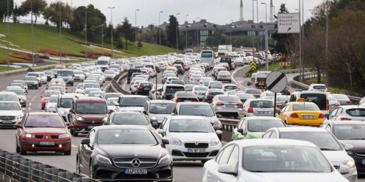 Trafiğe kaydı yapılan taşıt sayısı yüzde 43,8 azaldı