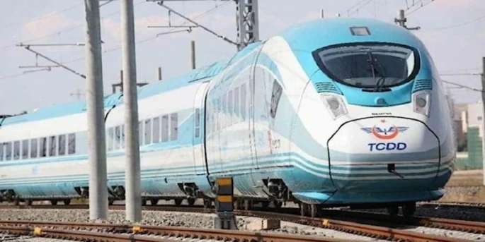 Türkiye Cumhuriyeti Devlet Demiryolları (TCDD), Yüksek Hızlı Tren (YHT) bilet fiyatlarına yüzde 25,6 oranında zam yaptı.