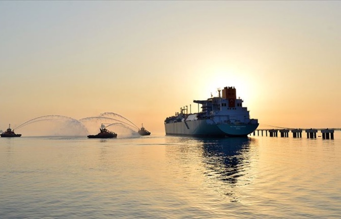 Yüzer doğal gaz terminali İzmir’e demirleyecek